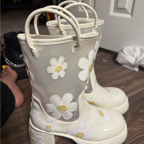 Dolls Kill White and Yellow Floral Winter Boots - Picture 3 of 4
